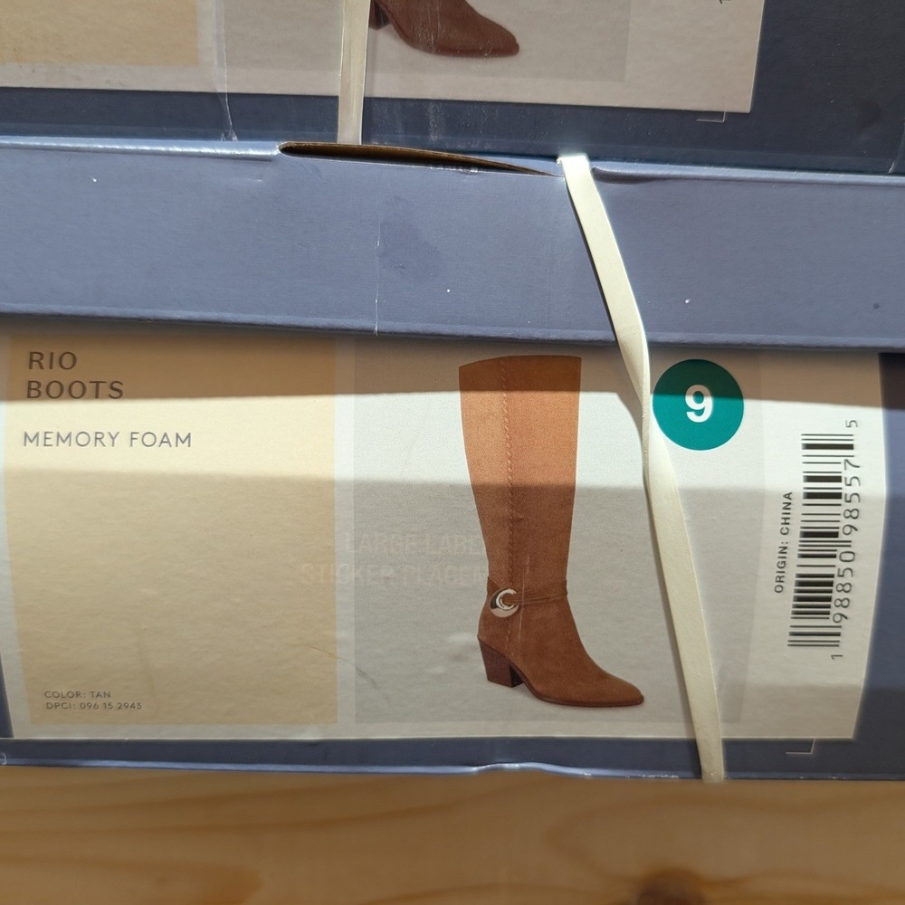 Universal Thread Rio Boots Womens 9 Tan NWT Faux Suede Memory Foam Knee High